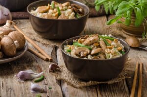 Chinese noodles with brown mushrooms